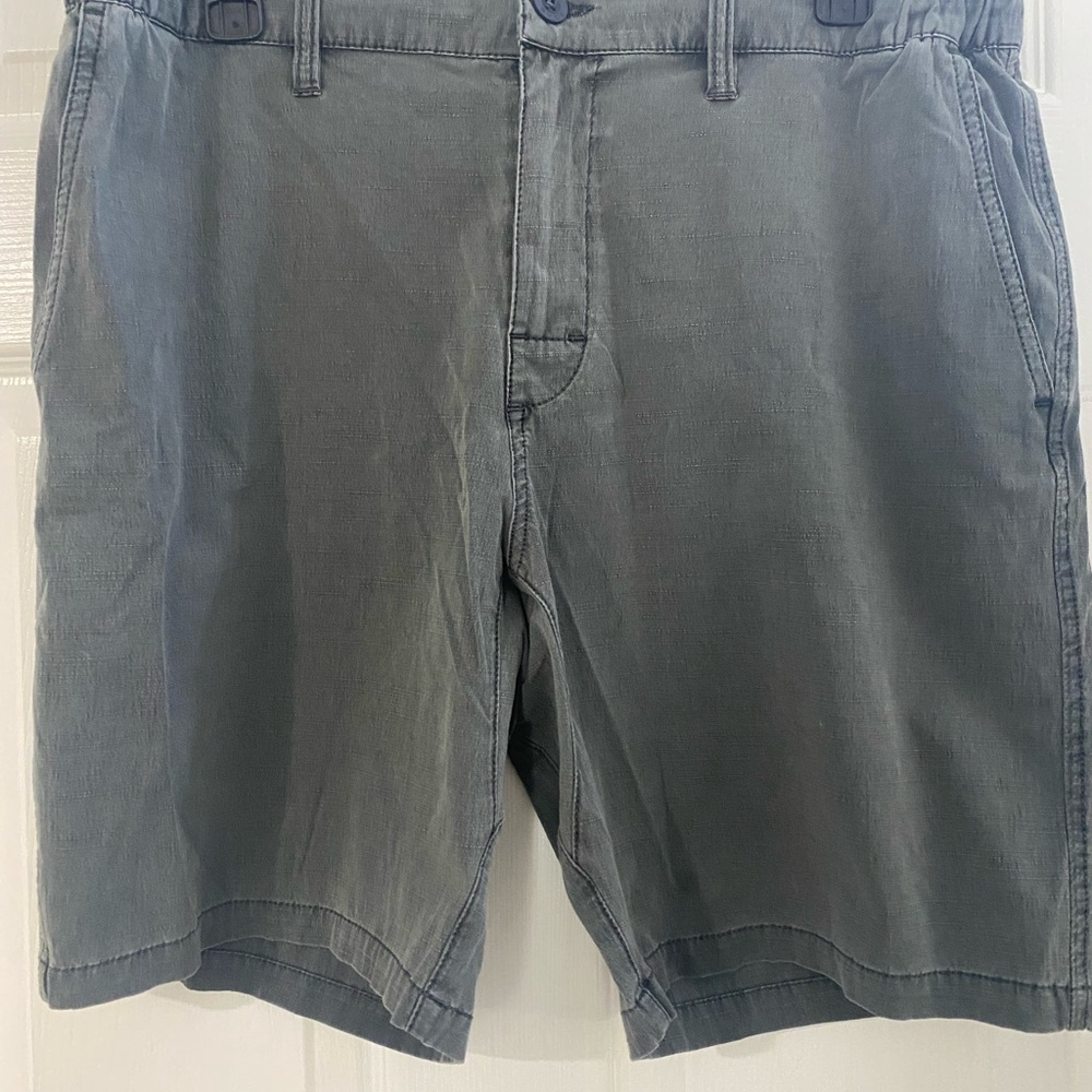 RVCA All time coastal, Men's Rinsed gray Charcoal Flat Front Shorts, size 34